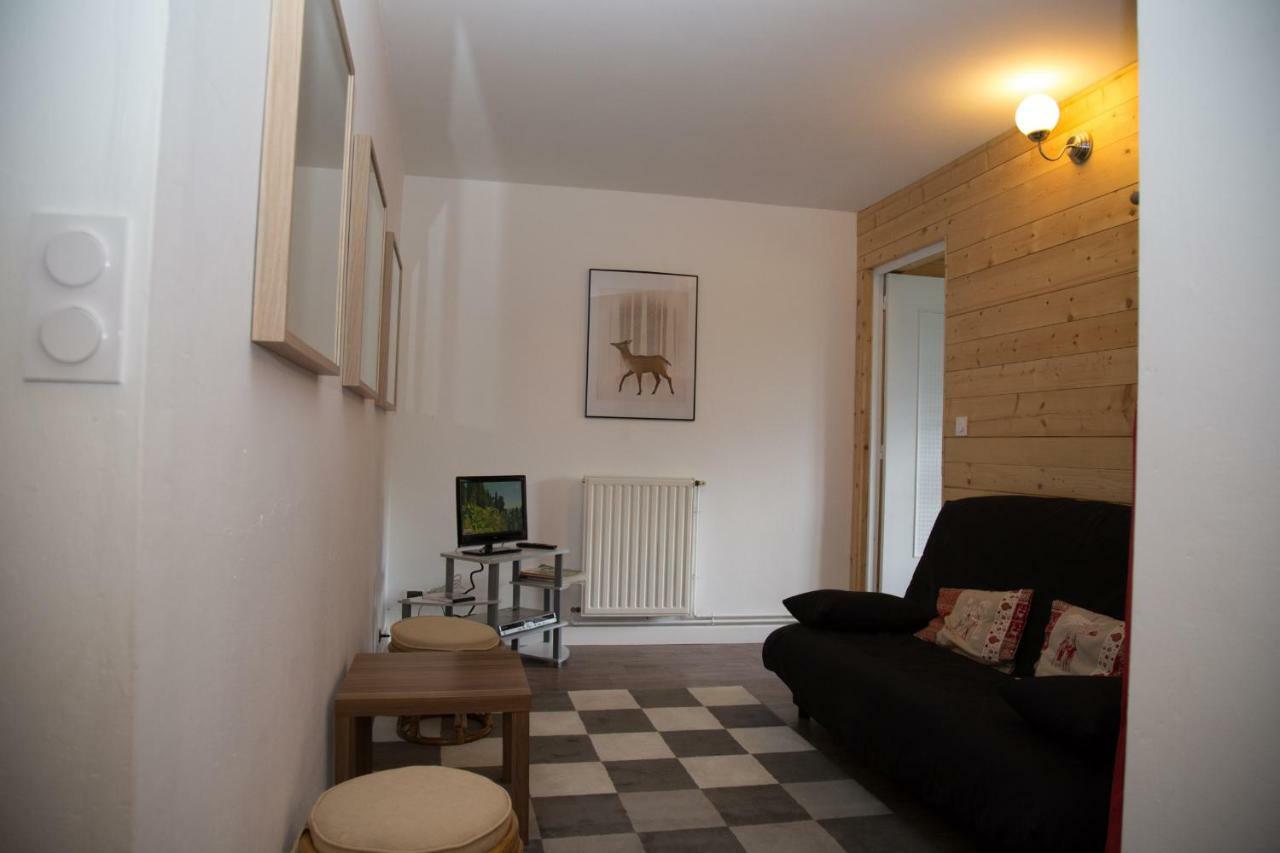 Gites L'Epilobe Saint-Leger-les-Melezes Exterior photo